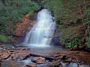THE ULTIMATE GEORGIA WATERFALLS ROAD TRIP IS HERE—AND ANYONE CAN DO IT 3