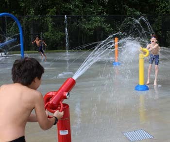 Frugal FunMom Field Trip of the Day: Sewell Park Pool