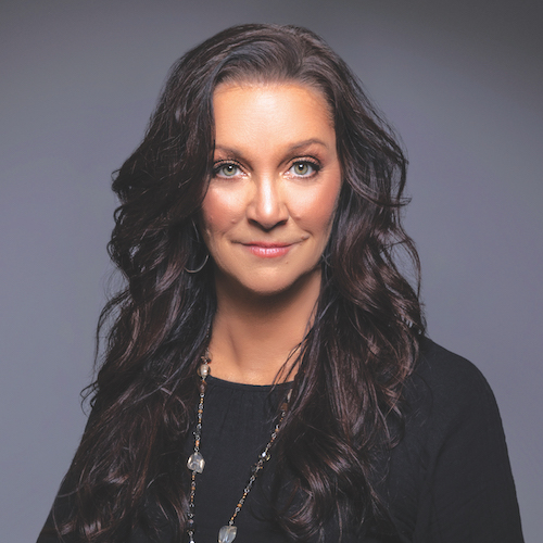 Jen Ruton URTHY SCENTS OPENS IN WOODLAWN SQUARE